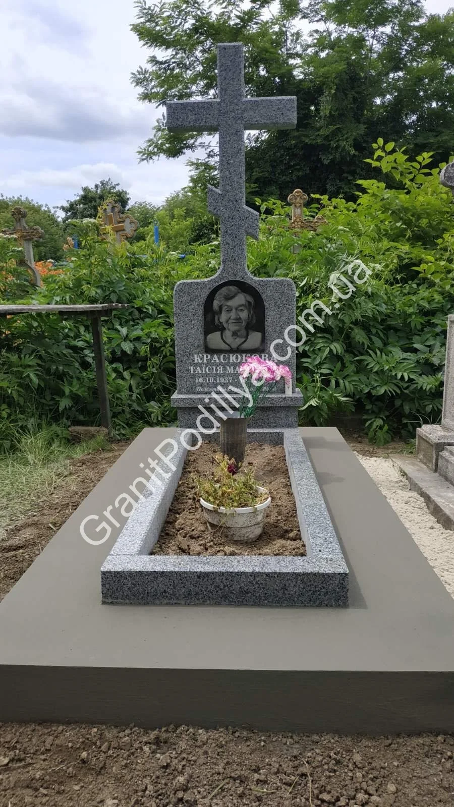 Одинарний пам'ятник з граніту - Кам'янець-Подільський | GranitPodillya